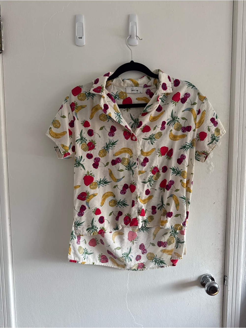 Sadie & Sage Cream Short-Sleeve Button Down with Yellow Bananas & Red Berries